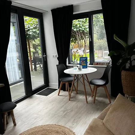 Casa Aan De Plas, B&B Met Sauna En Hottub Of Jacuzzi Nieuwkoop Exterior photo
