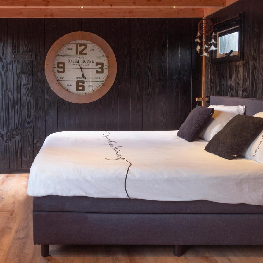 Casa Aan De Plas, Met Sauna En Hottub Of Jacuzzi Bed & Breakfast