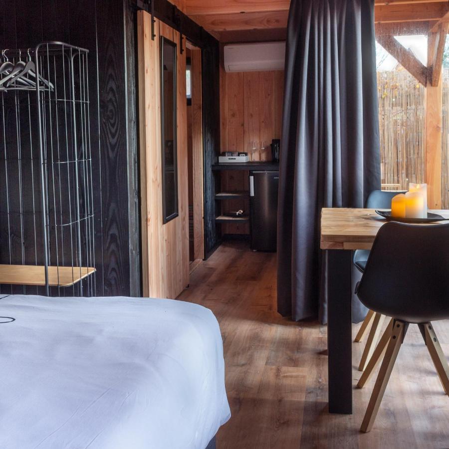 Casa Aan De Plas, Met Sauna En Hottub Of Jacuzzi Bed & Breakfast