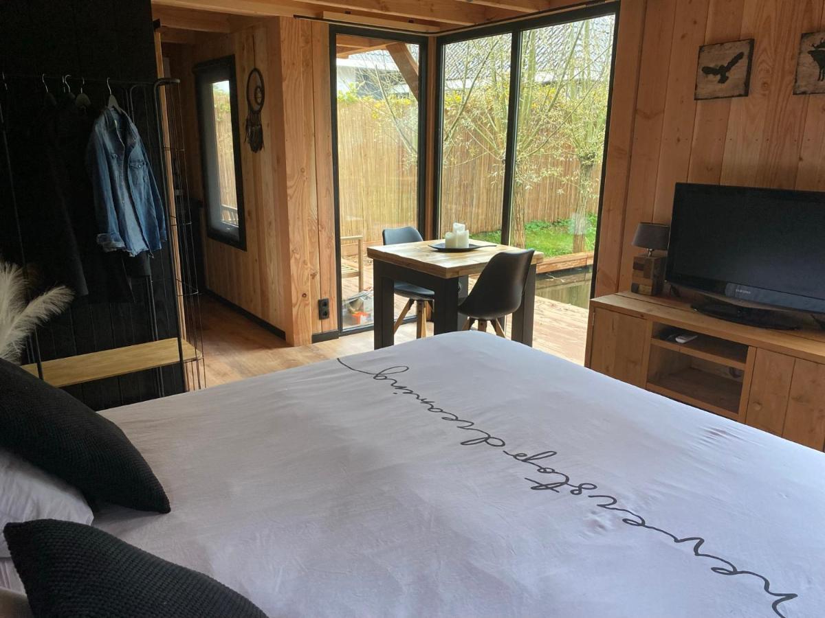 Casa Aan De Plas, Met Sauna En Hottub Of Jacuzzi Bed & Breakfast
