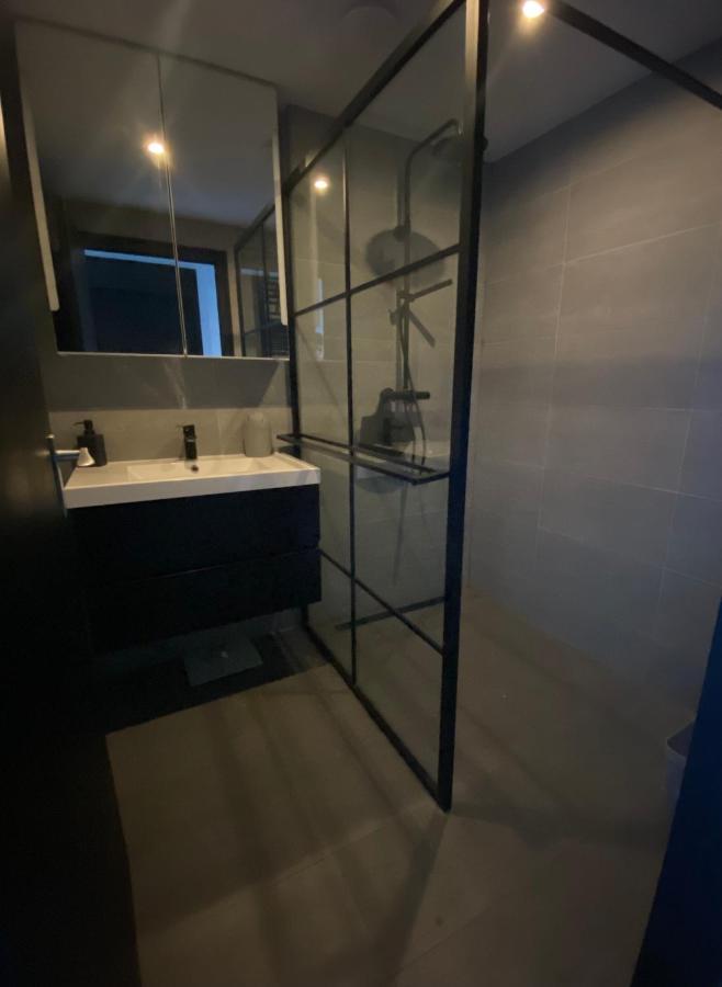 Casa Aan De Plas, Met Sauna En Hottub Of Jacuzzi