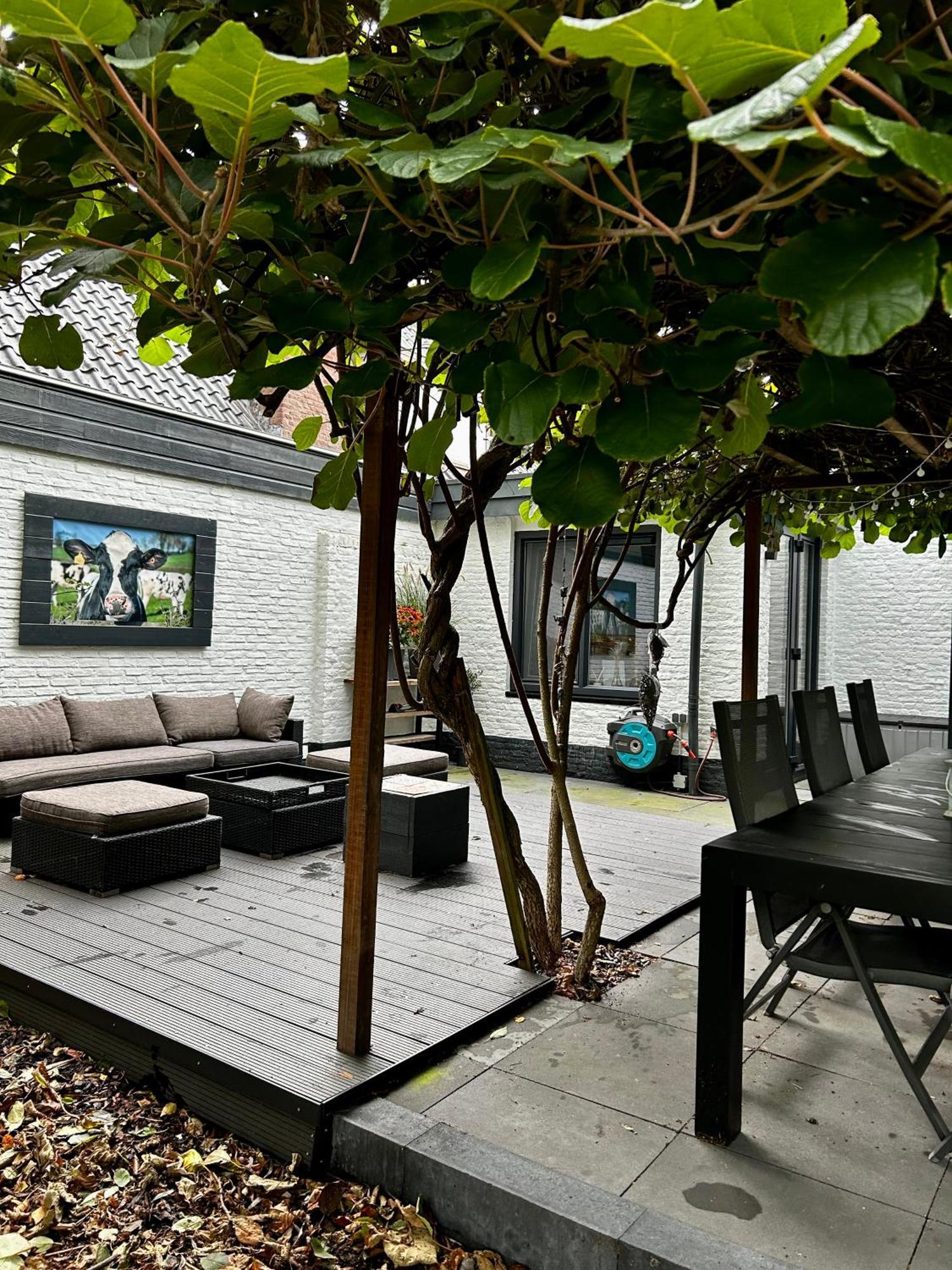 Casa Aan De Plas, Met Sauna En Hottub Of Jacuzzi Bed & Breakfast *