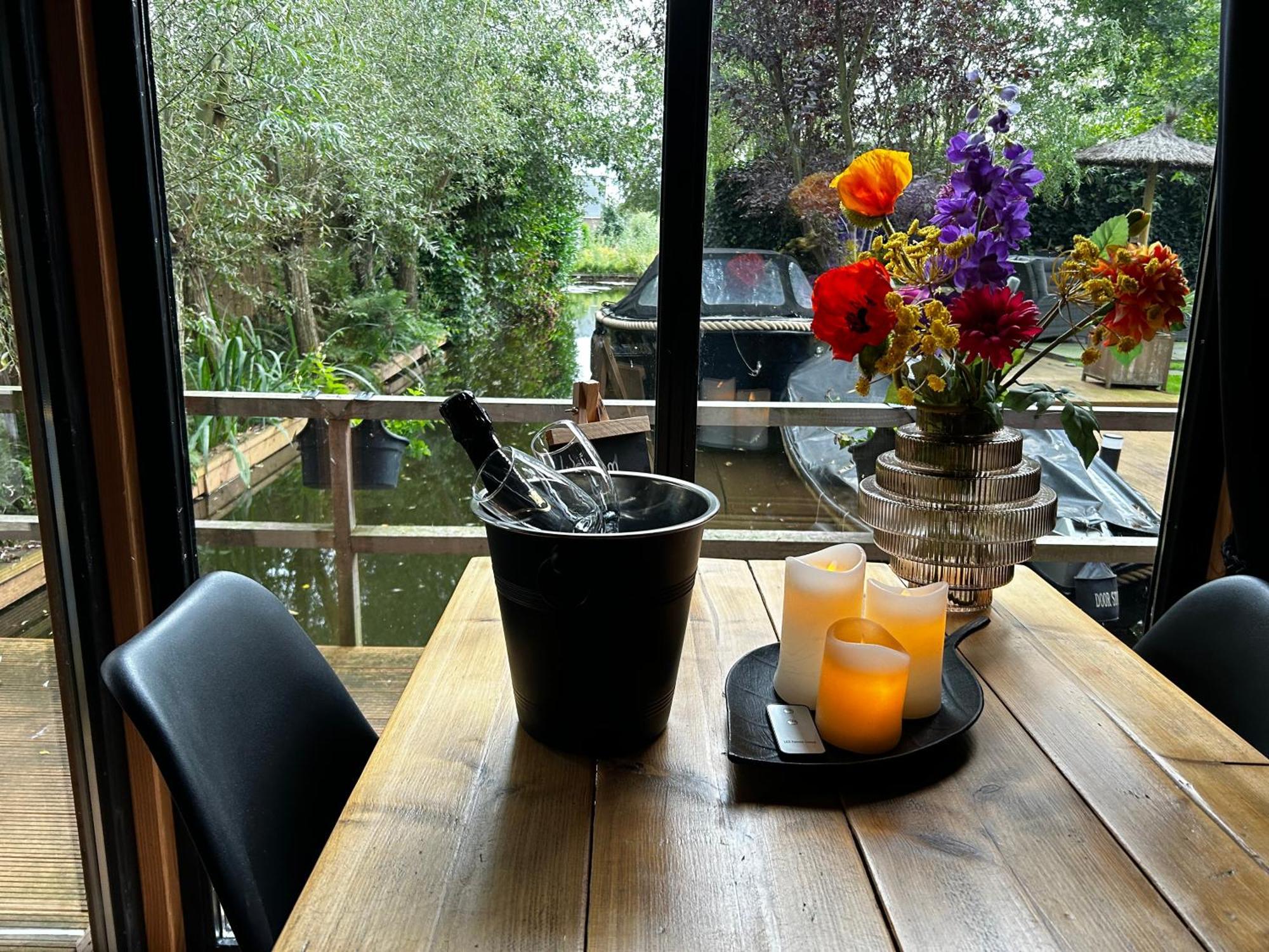 Bed & Breakfast Casa Aan De Plas, Met Sauna En Hottub Of Jacuzzi