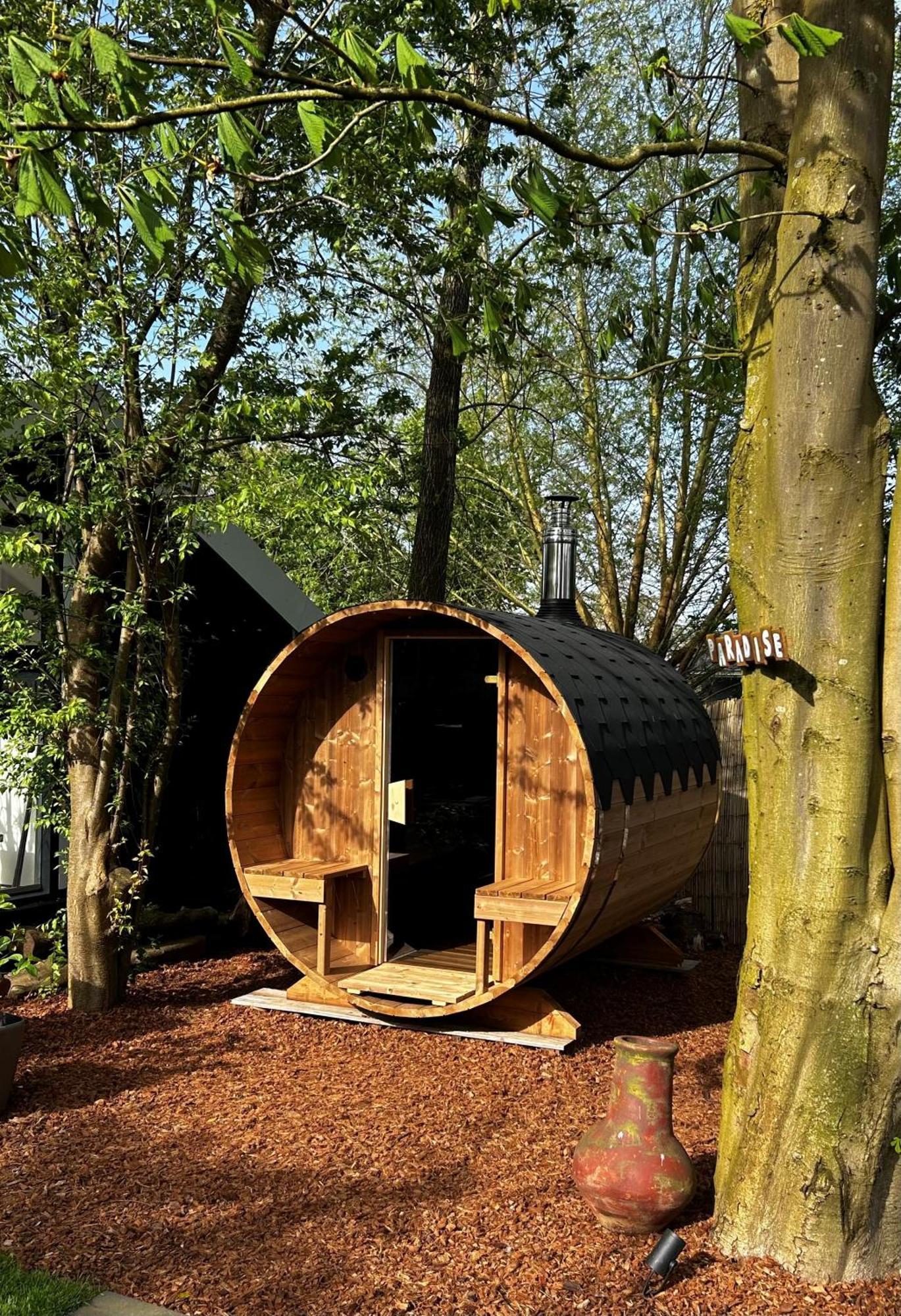 Casa Aan De Plas, Met Sauna En Hottub Of Jacuzzi Bed & Breakfast Nieuwkoop