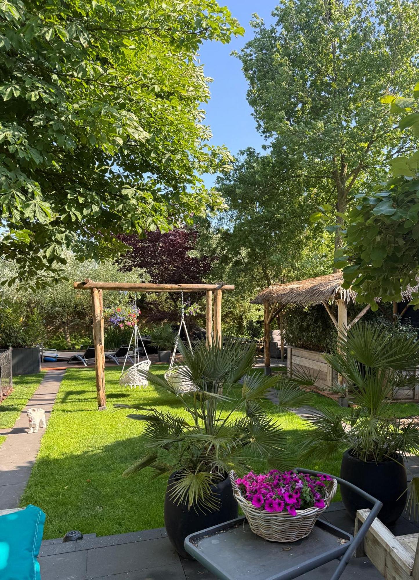 Casa Aan De Plas, Met Sauna En Hottub Of Jacuzzi Bed & Breakfast *